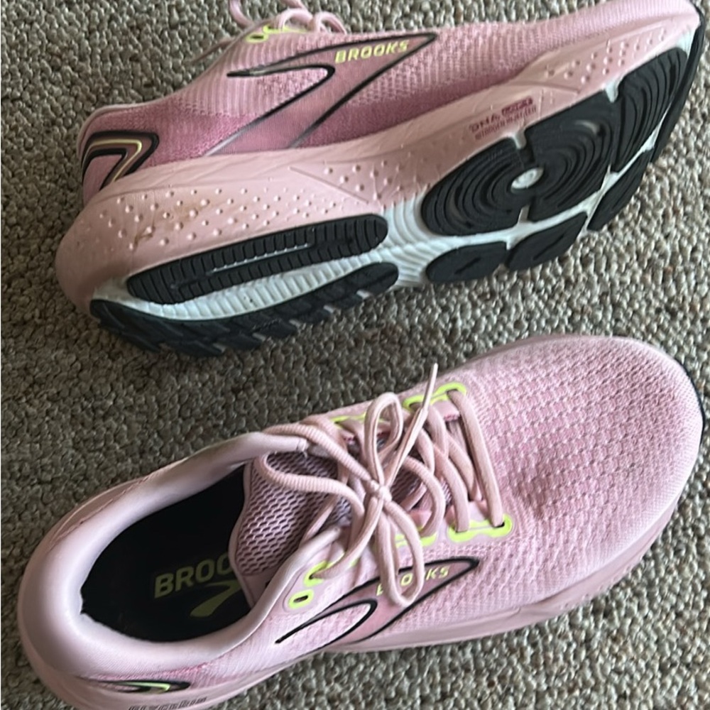 Brooks Women's Light Pink Athletic Shoes